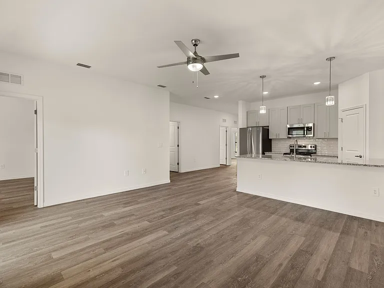 1070 Nomad Rd #1070 — Photo 7