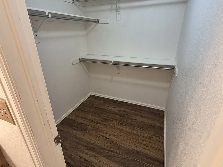 427 Hudson Ct — Photo 25