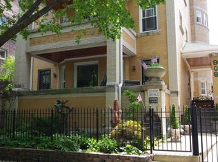 909 W Lakeside Pl, Chicago, IL 60640