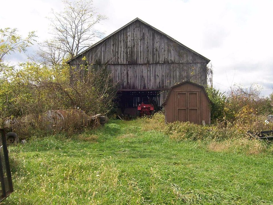 2nd image of 1051 Johns Ln