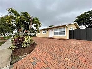 5th image of 3126 Egremont Dr