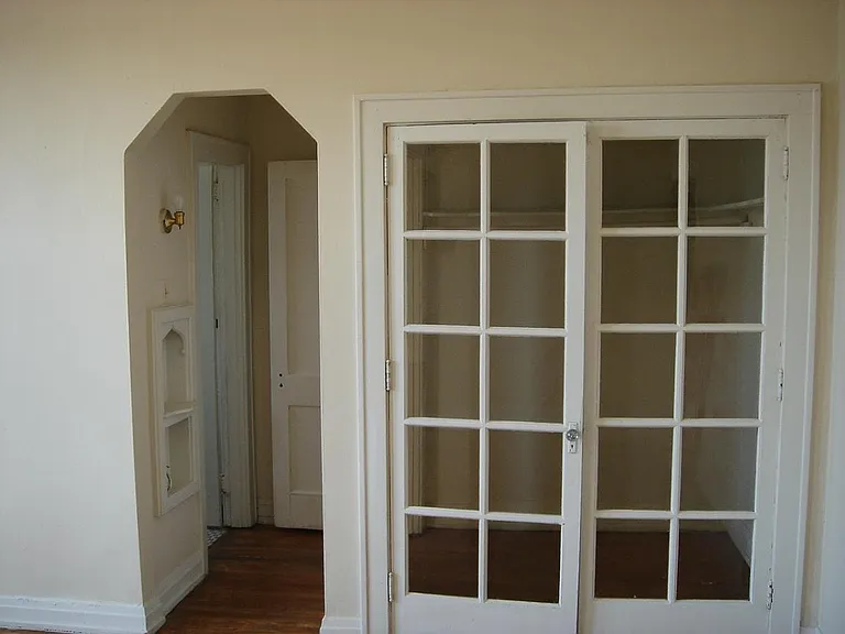 2722 Vine St #11 — Photo 10