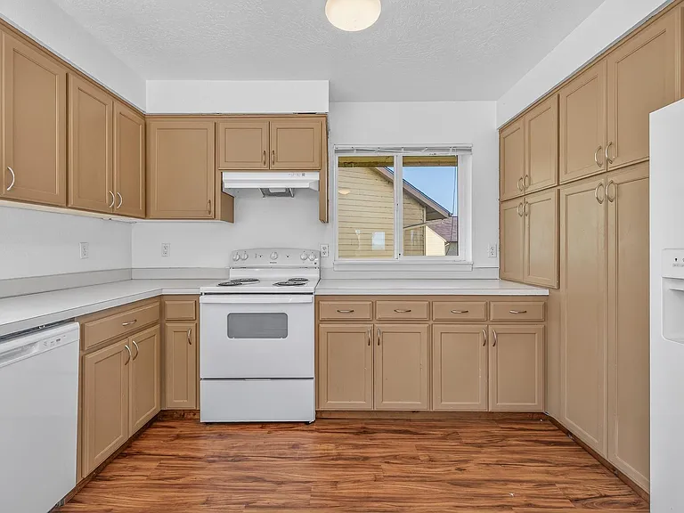 College Park Townhomes — Photo 13