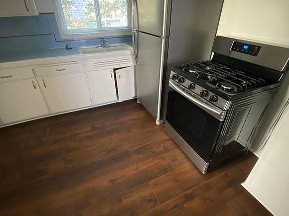 3rd image of 860 N McCadden Pl APT 7