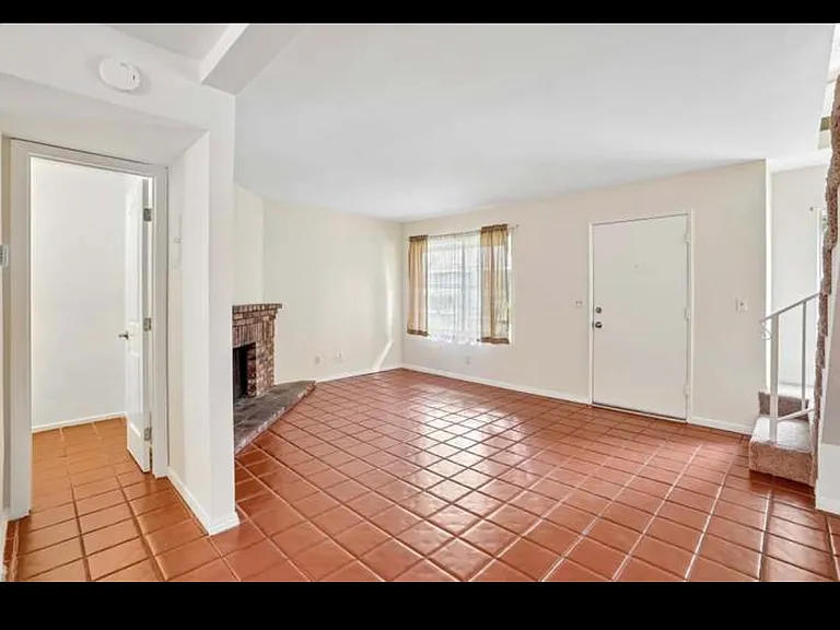 15210 Shadybend Dr #41 — Photo 34