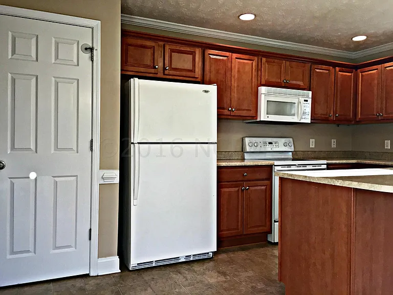 638 Amberdale West Cir — Photo 11