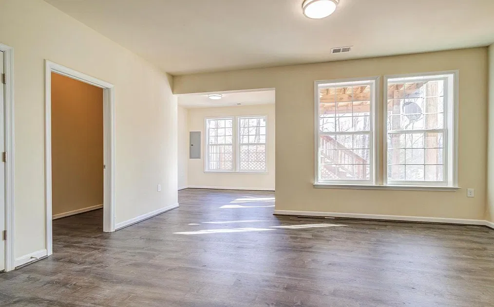 127 Cheshire Court - 1 — Photo 3