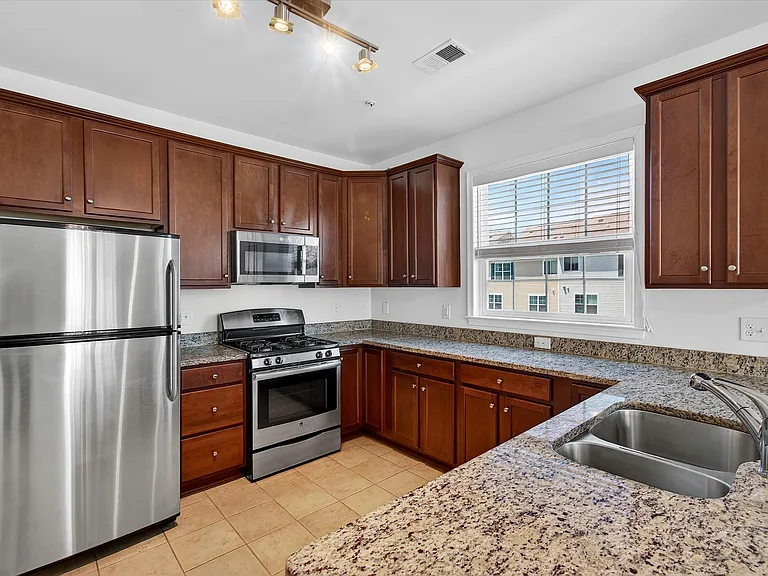 24620 Byrne Meadow Sq #300 — Photo 8