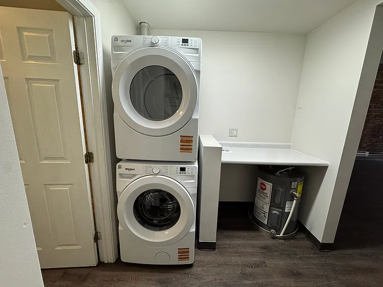120-122 E 3rd St #2 — Photo 11