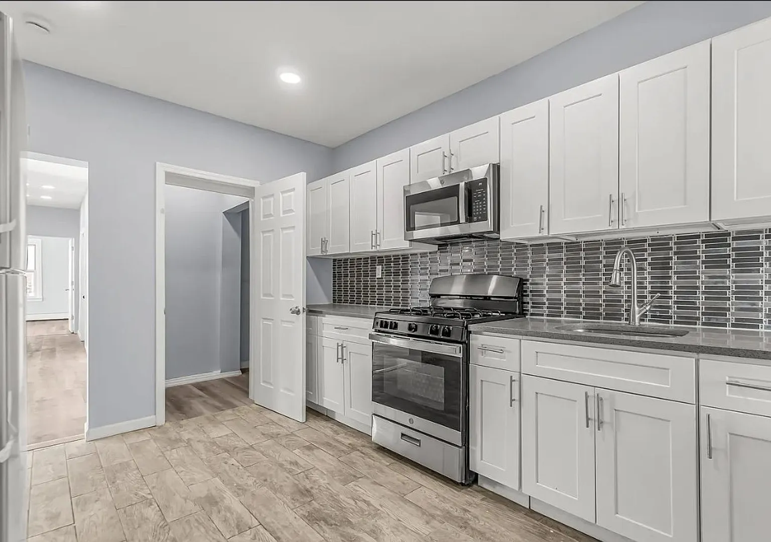 1220 Pembroke St — Photo 2