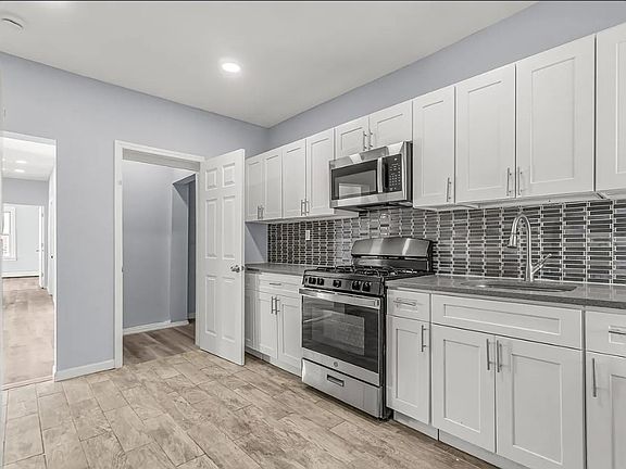 2nd image of 1220 Pembroke St #3R