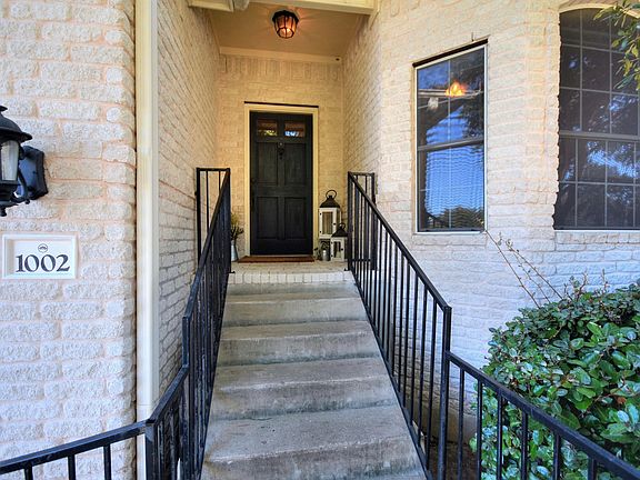 3rd image of 1002 Cashew Ln