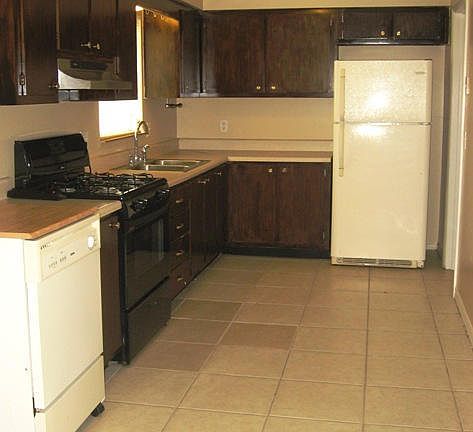 2nd image of 980 Demaret Dr #0