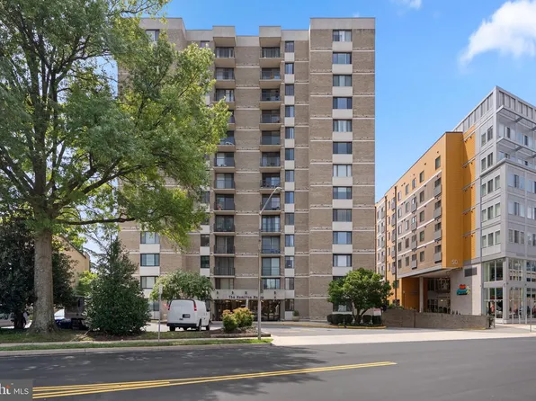 4 Monroe St APT 709, Rockville, MD 20850