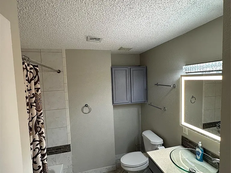 15935 Kenbrook Dr — Photo 7