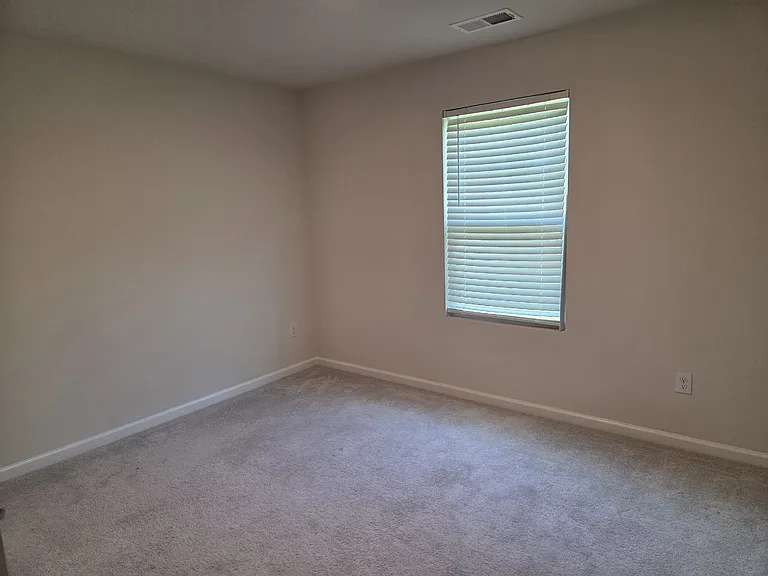 1537 Woodhouse Dr — Photo 6