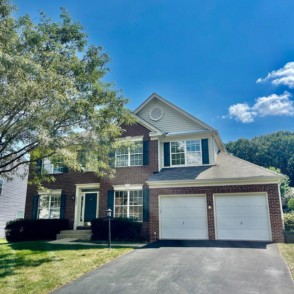 4 bed, 2.5 bath, 2428 sqft, $3,400 — Photo 1