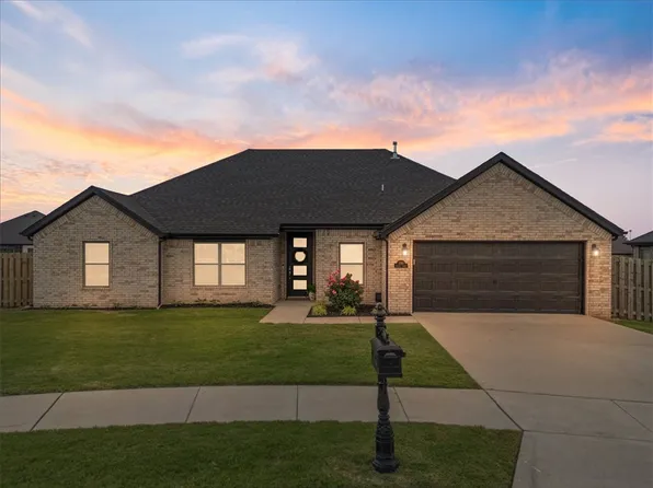 1790 Sunrise Cir, Centerton, AR 72719