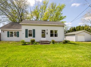 500 Sherwood St, Three Oaks, MI 49128