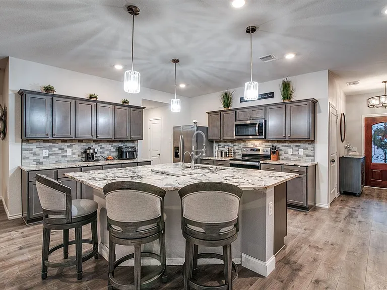 1829 Strongbark Dr — Photo 19