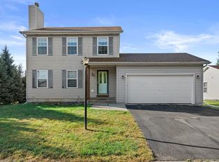 355 Broadmoore Dr, Hartford, WI