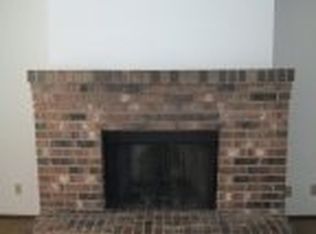 2402 18th St S APT 8, Fargo, ND 58103