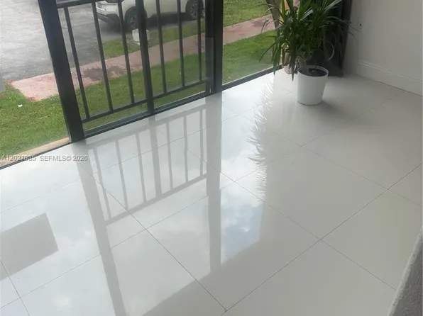 9440 W Flagler St APT 208, Miami, FL 33174