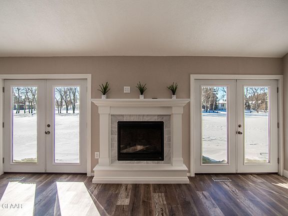 3rd image of 1082 Cliffs Pl