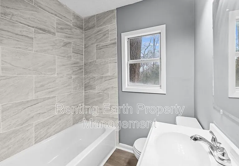 7216 Paris Ave — Photo 9