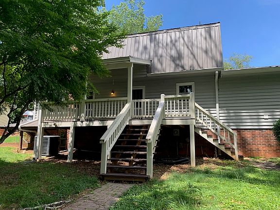 3rd image of 307 Maplewood Dr