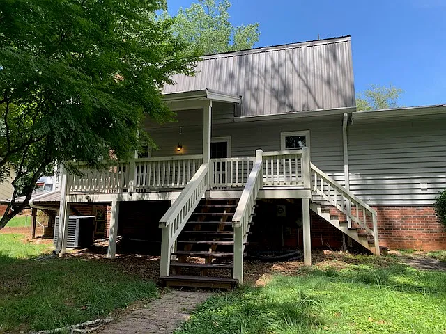 307 Maplewood Dr — Photo 3