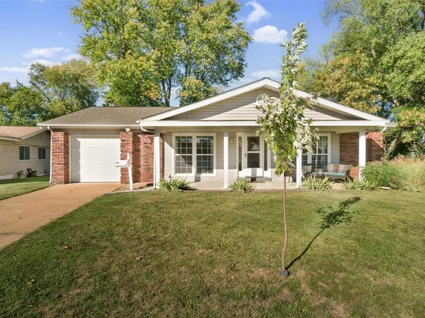 645 Coach Light Ln, Hazelwood, MO 63042