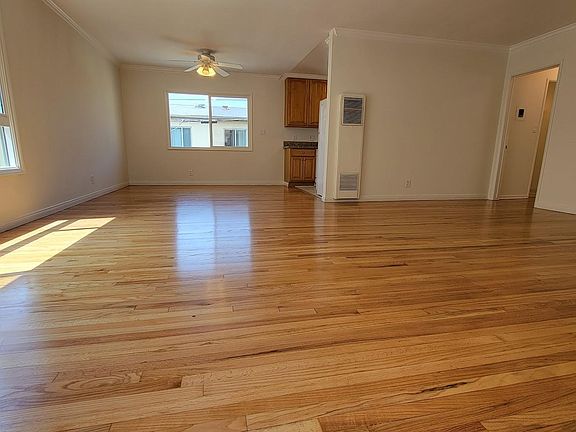 5th image of 948 14th St APT J