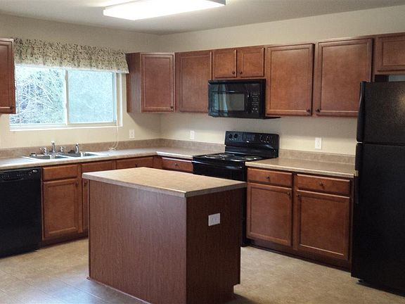 4th image of 29972 Westfield Dr