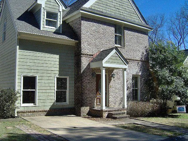 219 Water Oak Dr — Photo 2