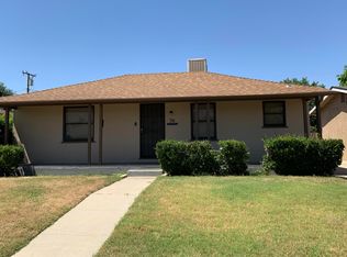 36 W Danner Ave, Porterville, CA 93257