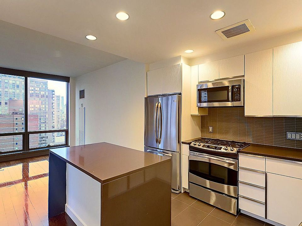 1st image of 200 W 67th St APT 16G