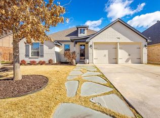 328 Stratford Dr, Benbrook, TX 76126
