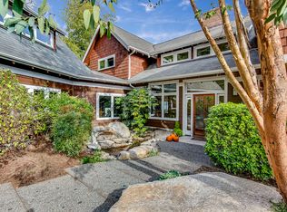 8500 NE Gordon Dr, Bainbridge Island, WA 98110
