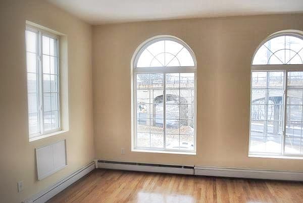 2nd image of 622 Gipson St #2