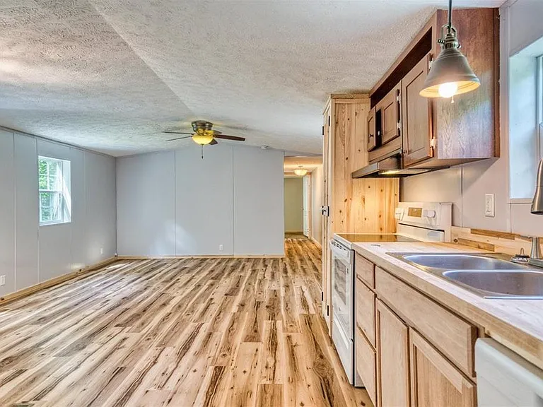 71 Baldwin Cir — Photo 8