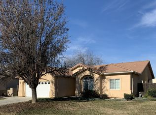 1040 Lords Ct, Lemoore, CA 93245