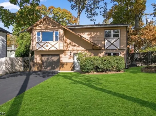 301 Durban Ave, Hopatcong Boro, NJ 07843
