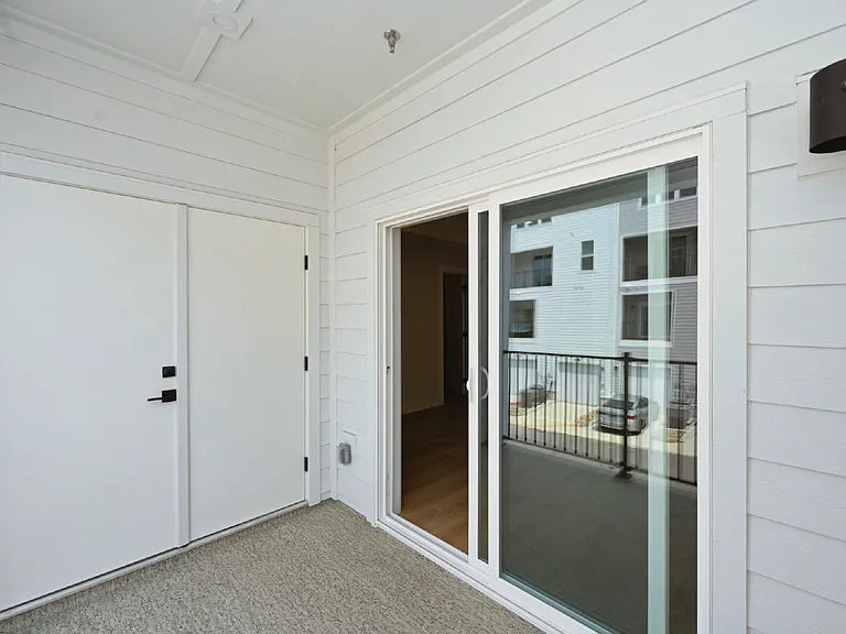 126 Zola Aly — Photo 43