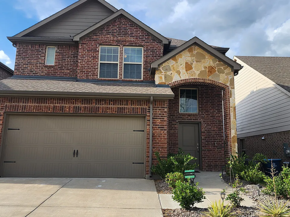 3904 Oak Creek Cir