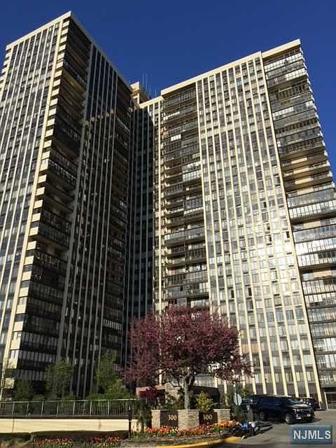 1st image of 300 Winston Dr APT 3118