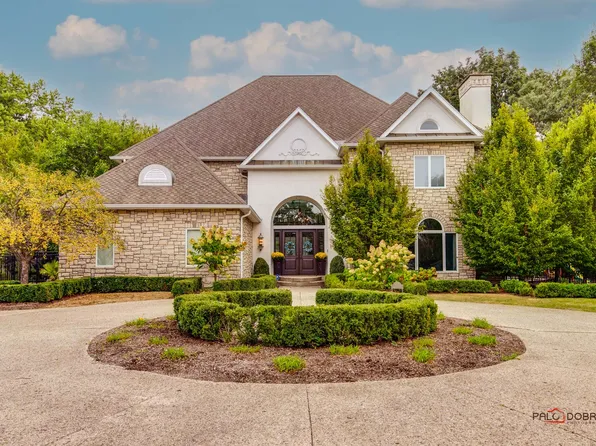 720 N Saint Marys Rd, Libertyville, IL 60048