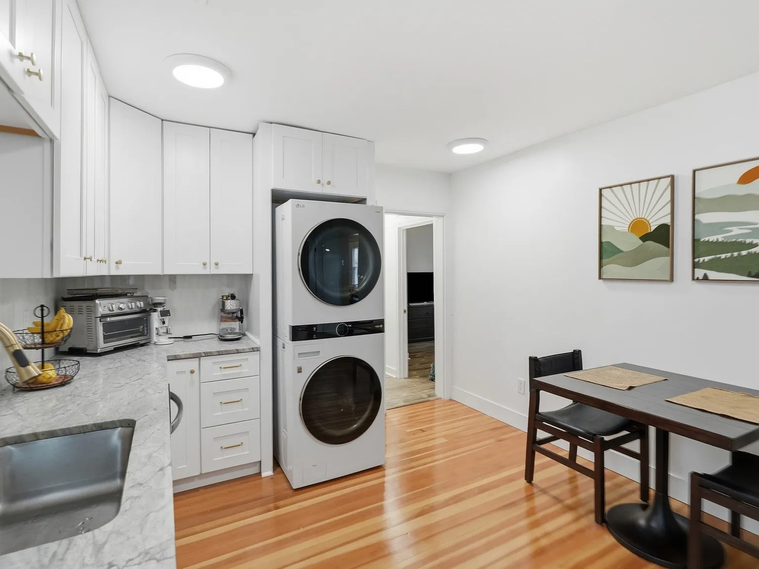 2 bed, 1.0 bath, 1194 sqft, $3,000 — Photo 3