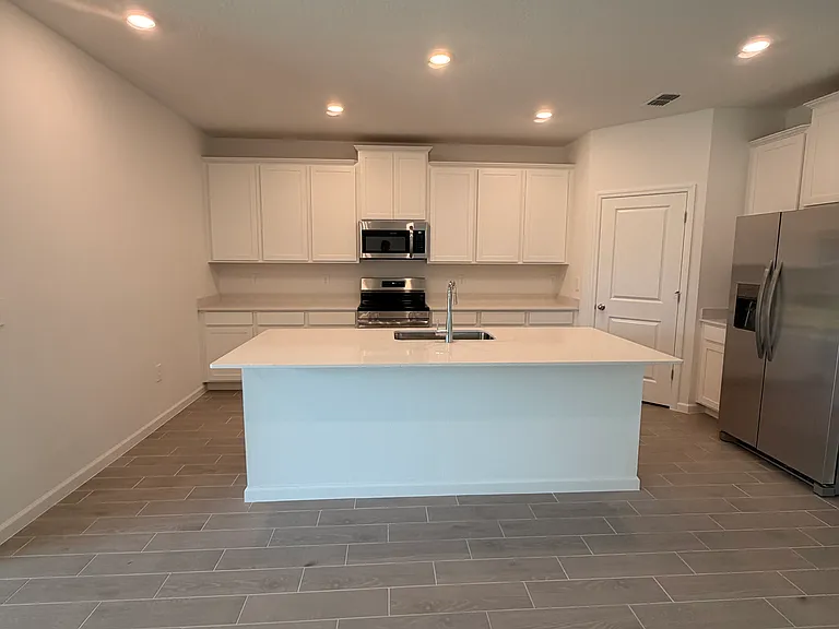 8792 SW 69th Ter — Photo 4