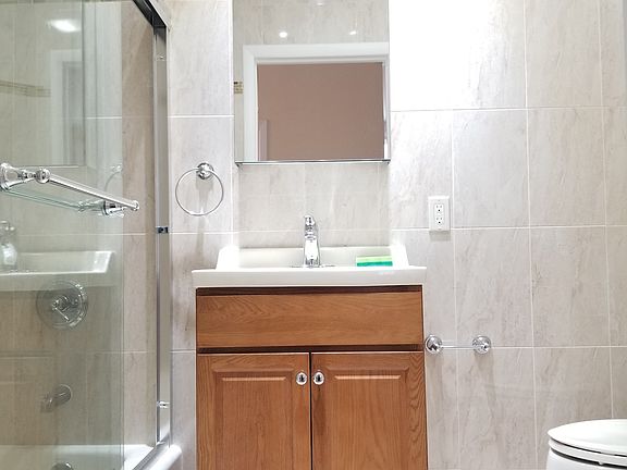 4th image of 45-03 Newtown Rd #2